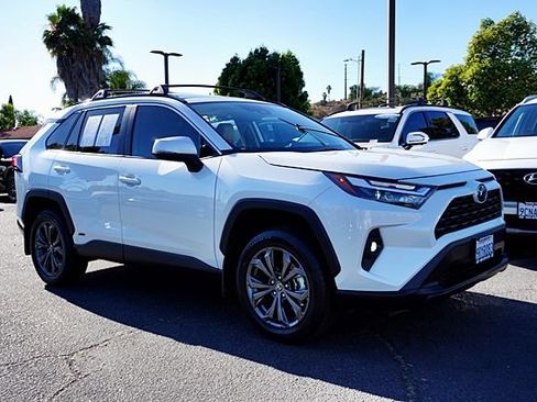 Used 2025 Toyota RAV4 XLE Premium w/ Weather Package AWD/4WD image 6