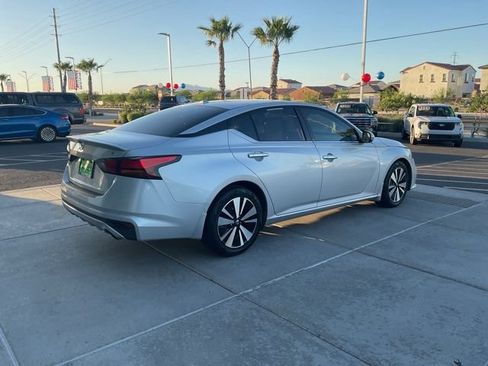 Used 2019 Nissan Altima 2.5 SL FWD image 7