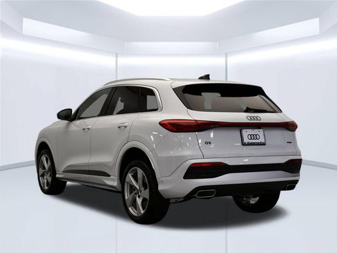 Used 2025 Audi Q5 Premium Plus w/ Premium Plus AWD/4WD image 3