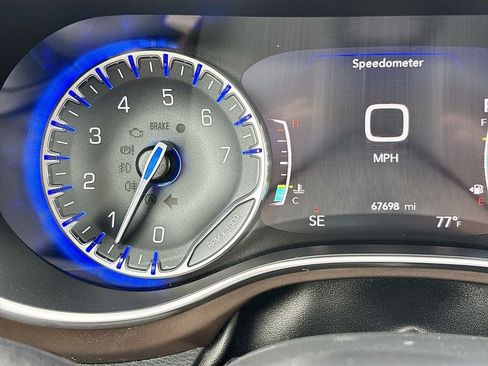 Used 2019 Chrysler Pacifica Touring-L Plus w/ Advanced Safetytec Group FWD image 16