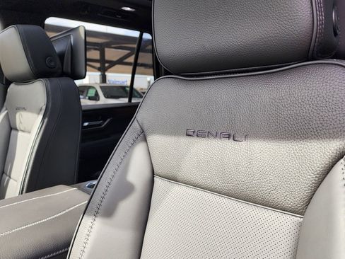 New 2026 GMC Yukon Denali w/ Denali Reserve Package image 17