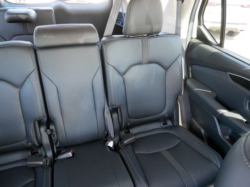 Certified 2025 Honda Pilot EX-L image 14