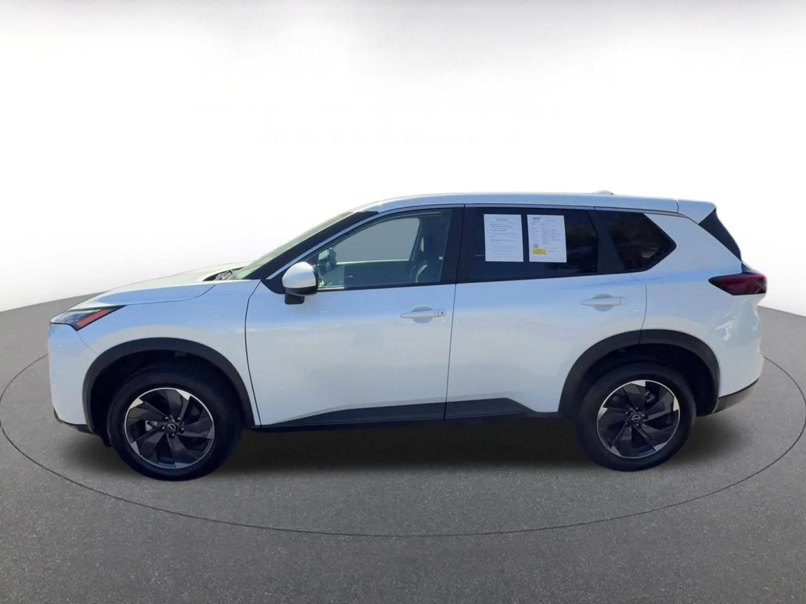 Used 2025 Nissan Rogue SV AWD/4WD image 8