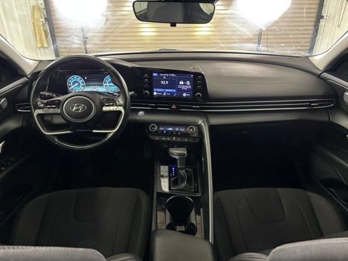 Used 2021 Hyundai Elantra SEL w/ Convenience + Premium Package FWD image 14