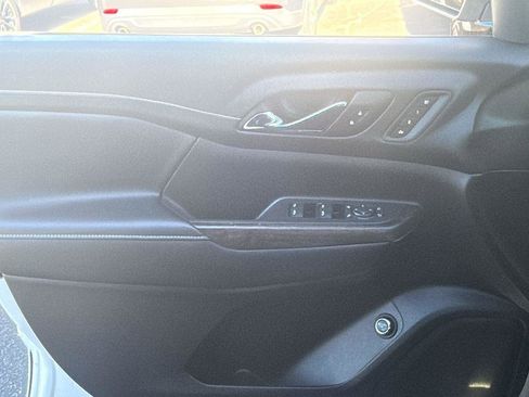 Certified 2022 GMC Acadia Denali w/ Denali Ultimate Package image 12