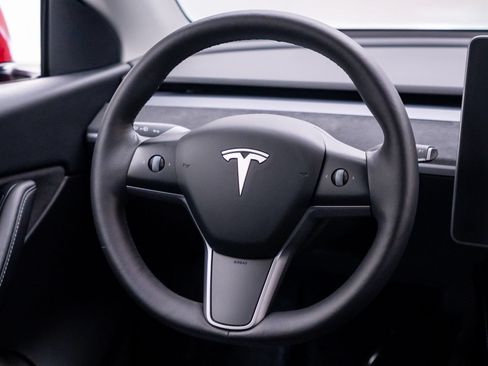 Used 2022 Tesla Model Y Long Range AWD/4WD image 11