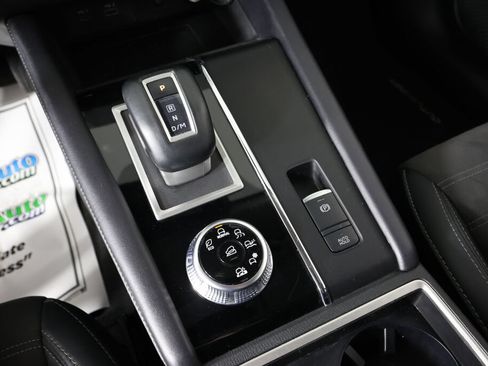Used 2024 Mitsubishi Outlander SE AWD/4WD image 38
