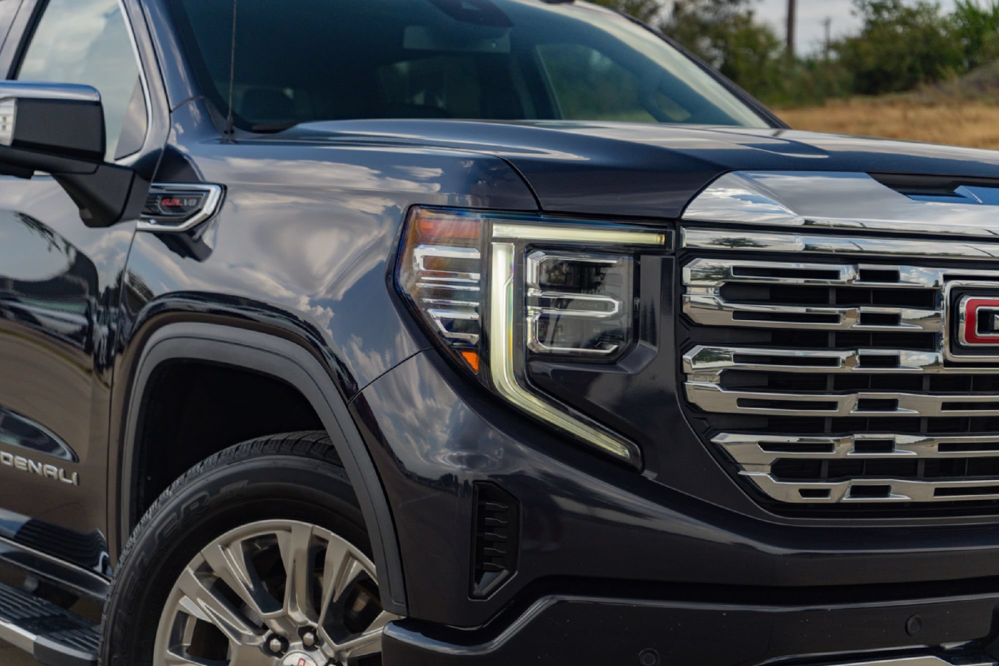 Used 2022 GMC Sierra 1500 Denali AWD/4WD image 3