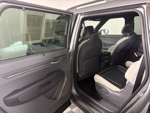 Used 2025 Kia EV9 GT-Line image 27