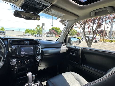 Used 2016 Toyota 4Runner Trail Premium AWD/4WD image 30