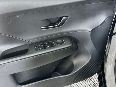 Used 2025 Hyundai Kona SEL AWD/4WD image 15