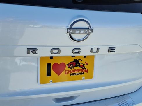 New 2026 Nissan Rogue SV image 10