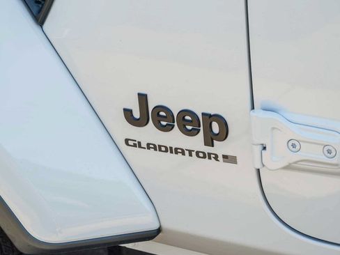New 2026 Jeep Gladiator Sport AWD/4WD image 9