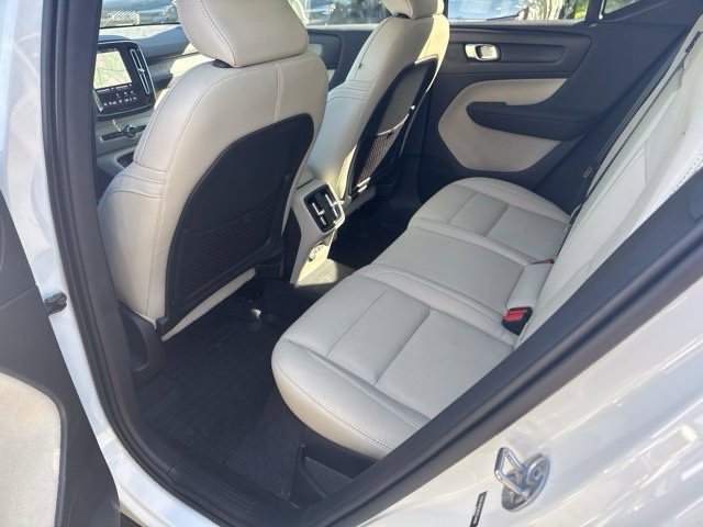 Used 2024 Volvo XC40 B5 Plus w/ Protection Package Premier AWD/4WD image 16