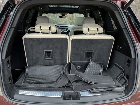 Used 2023 Cadillac XT6 Sport w/ Technology Package image 6