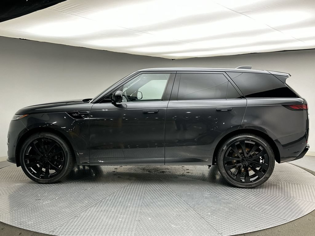 New 2027 Land Rover Range Rover Sport Dynamic SE AWD/4WD image 2