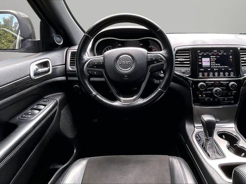 Used 2019 Jeep Grand Cherokee Altitude AWD/4WD image 11