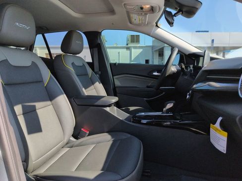New 2026 Chevrolet Trax ACTIV w/ Sunroof Package FWD image 29