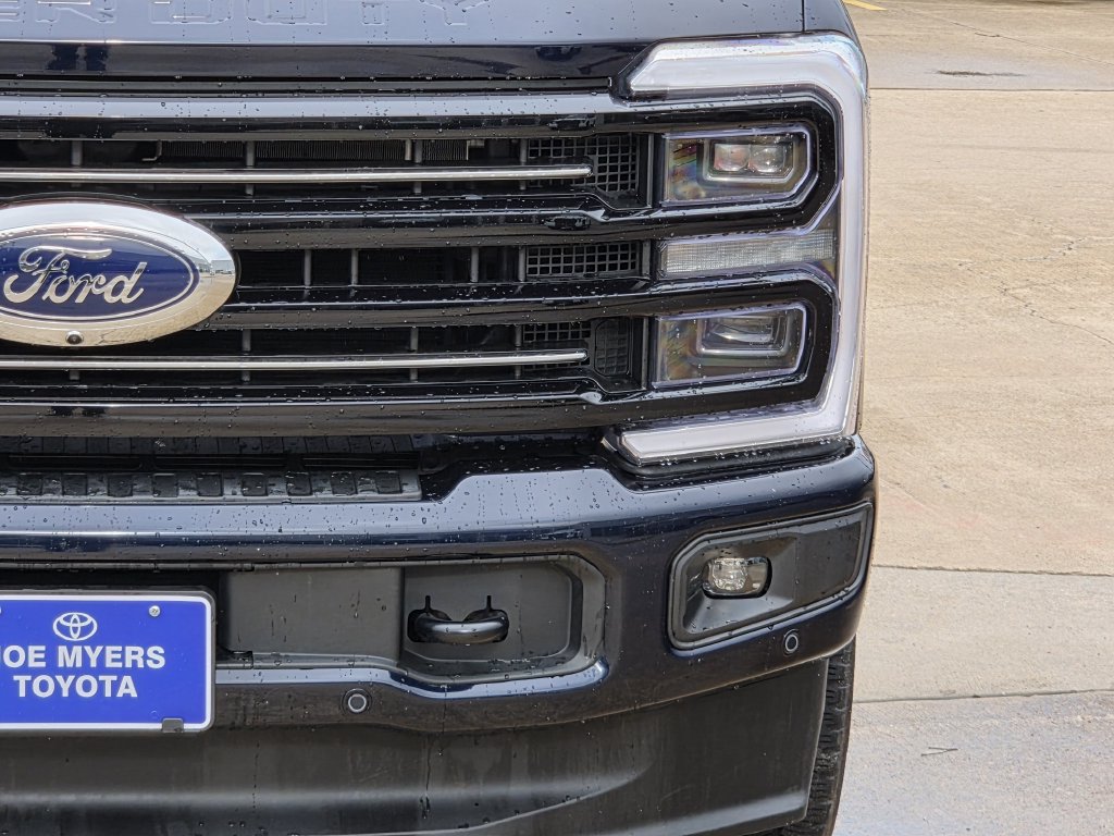 Used 2025 Ford F250 Platinum AWD/4WD image 4