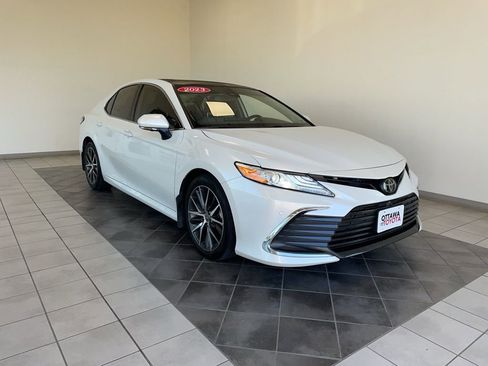 Used 2023 Toyota Camry XLE w/ Navigation Package FWD image 1