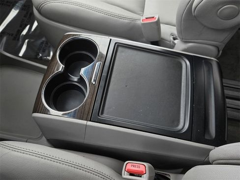 Used 2017 Toyota Sienna XLE image 21