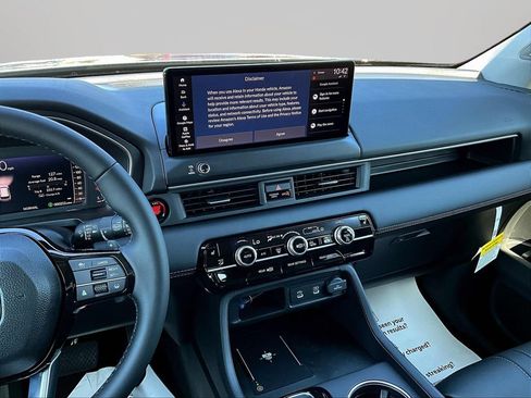 New 2026 Honda Pilot Touring image 10