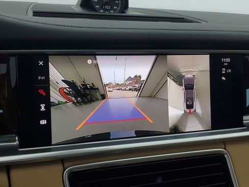 Used 2023 Porsche Panamera 4 Platinum Edition image 27