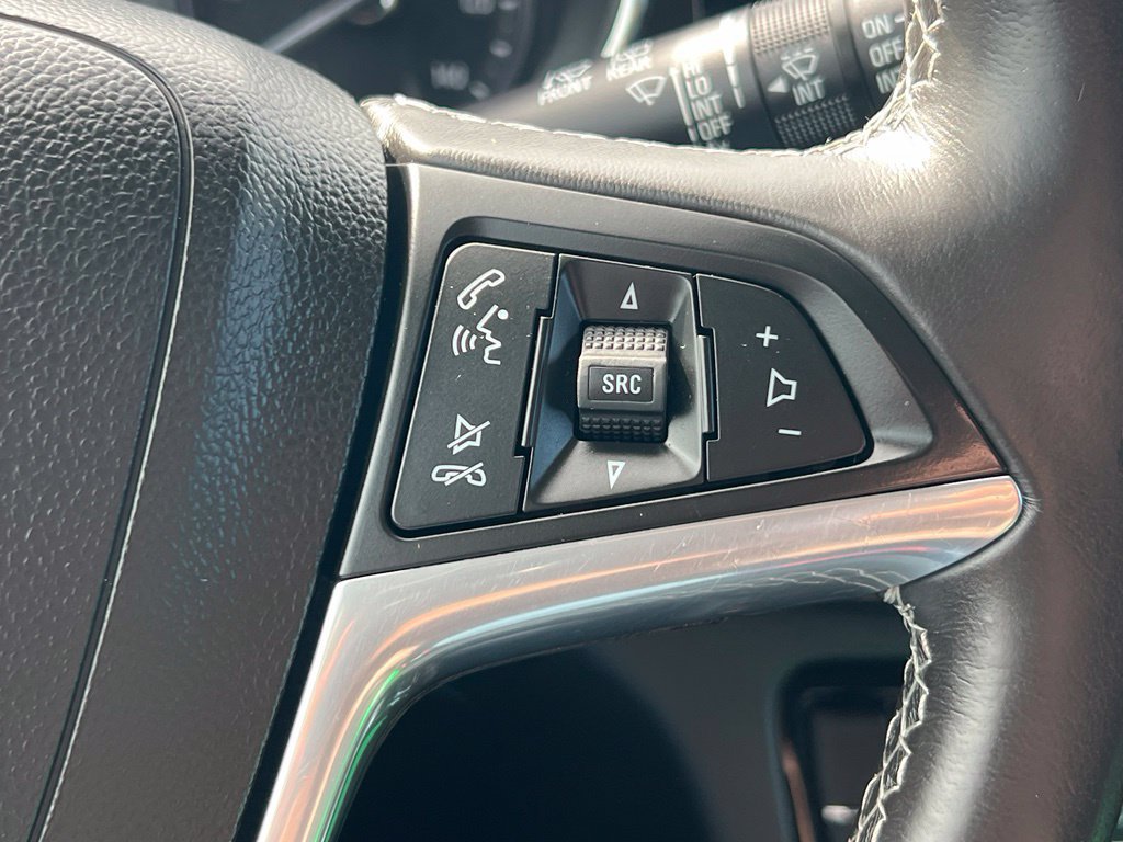 Used 2020 Buick Encore Preferred FWD image 35