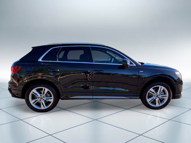 Used 2024 Audi Q3 2.0T Premium w/ Convenience Package AWD/4WD image 3