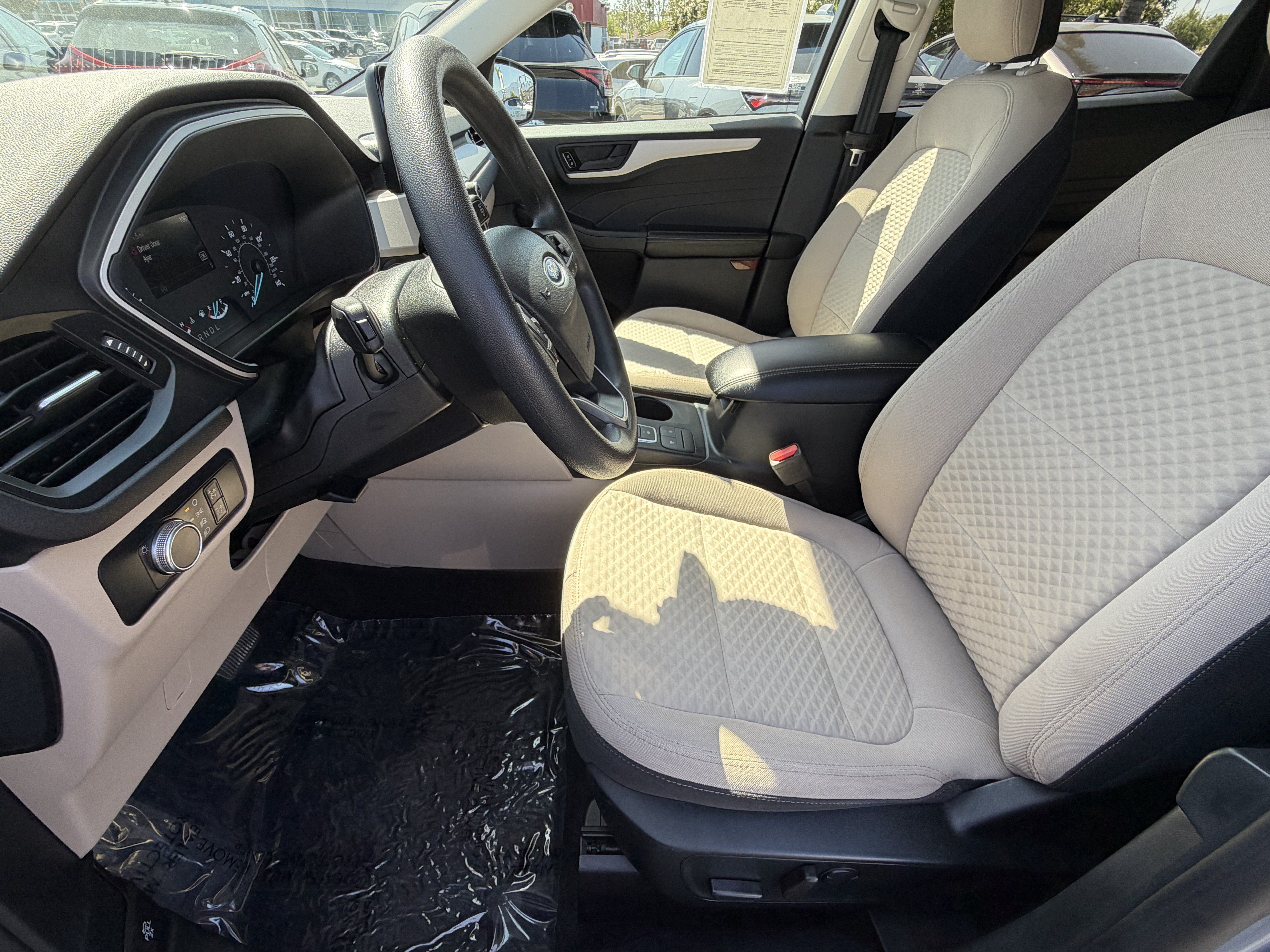 Used 2022 Ford Escape SE FWD image 15