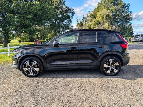 Used 2022 Volvo XC40 P8 Recharge Plus AWD/4WD image 4