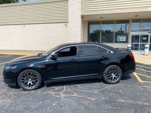 Used 2018 Ford Taurus SHO w/ Sho Performance Package image 2