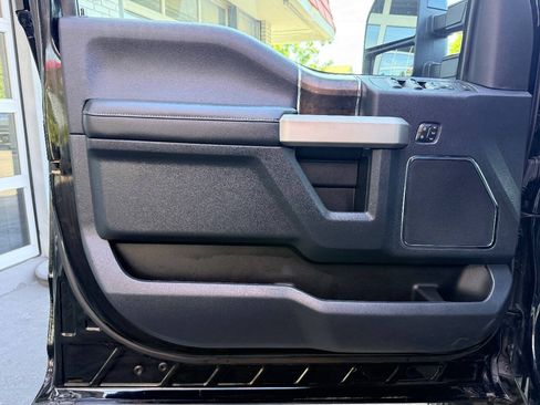 Used 2022 Ford F250 Lariat w/ Black Appearance Package AWD/4WD image 18