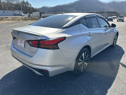 Used 2019 Nissan Altima 2.5 SL image 2