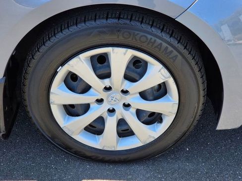 Used 2023 Toyota Corolla LE w/ Carpet Mat Package (TMS) FWD image 9