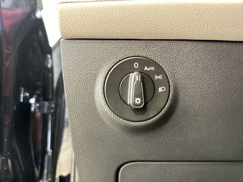 Used 2025 Volkswagen Taos S image 13