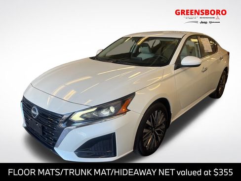 Used 2023 Nissan Altima 2.5 SV AWD/4WD image 1