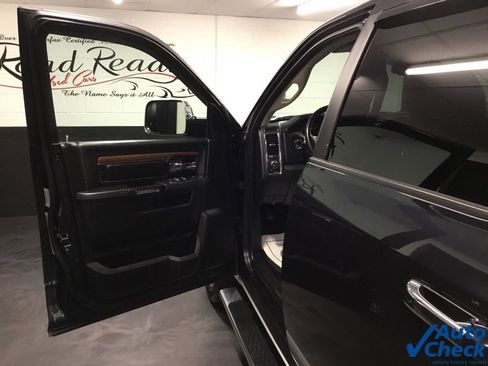 Used 2015 RAM 1500 Laramie w/ Convenience Group image 33