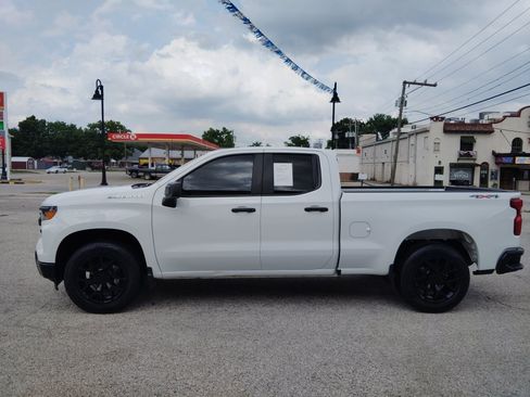 Used 2023 Chevrolet Silverado 1500 W/T w/ WT Value Package AWD/4WD image 4