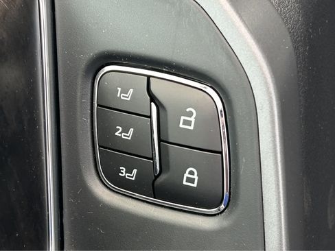 New 2023 Ford F150 Lightning Lariat image 28