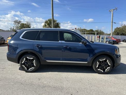 New 2025 Kia Telluride EX image 4