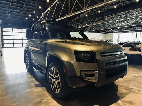 Used 2024 Land Rover Defender 90 X-Dynamic SE AWD/4WD image 7
