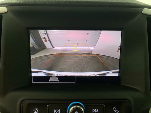 Used 2024 GMC Terrain SLE w/ Driver Convenience Package FWD image 17