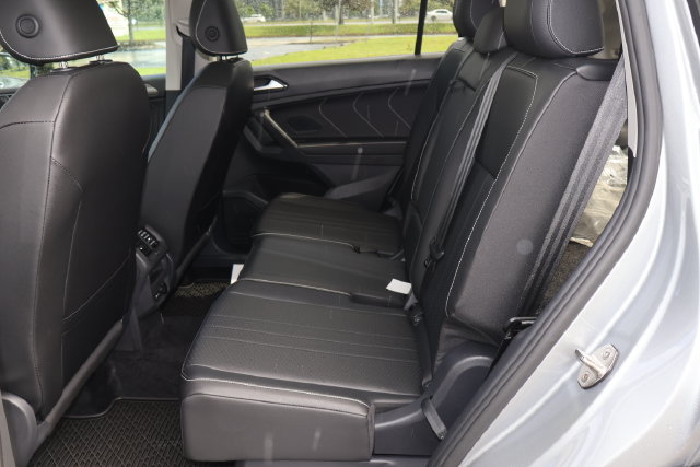 Certified 2023 Volkswagen Tiguan SE w/ Panoramic Sunroof Package FWD image 14