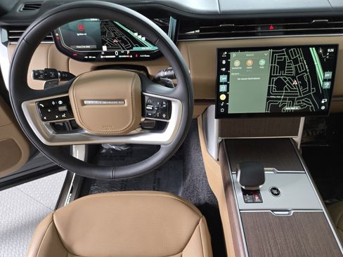 New 2025 Land Rover Range Rover SE image 12