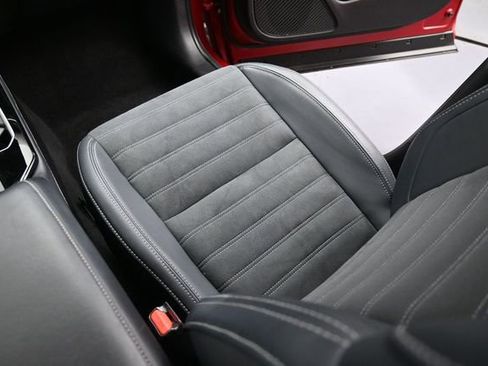 Used 2025 Mitsubishi Outlander SE FWD image 12
