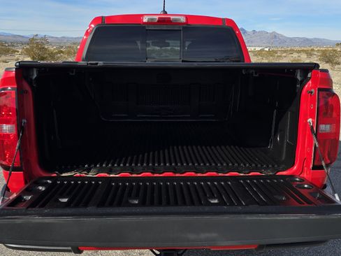 Used 2016 Chevrolet Colorado LT w/ LT Convenience Package image 5