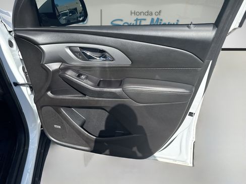 Used 2020 Chevrolet Traverse RS image 34