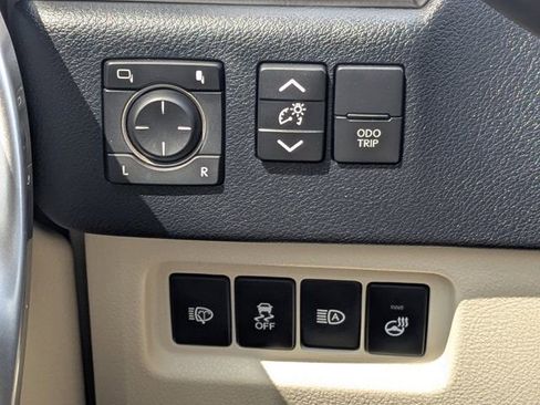 Used 2023 Lexus GX 460 Premium w/ Accessory Package AWD/4WD image 26