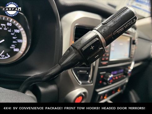 Used 2018 Nissan Titan SV w/ SV Convenience Package image 17